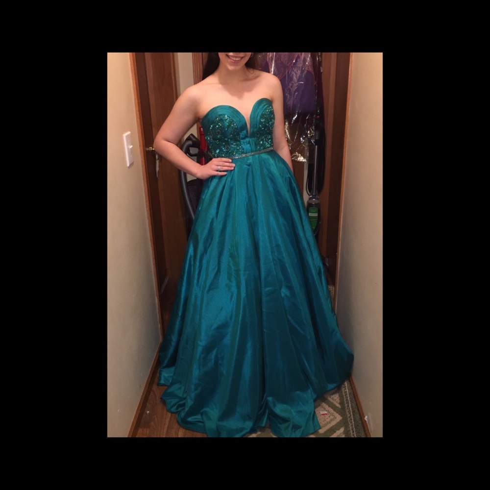 Custom green gown - size 4